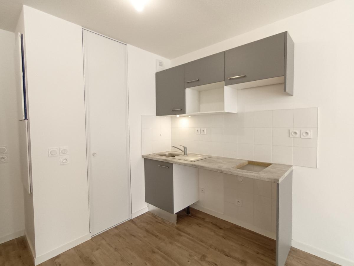 
																																							3 pièces - 
																																						2ème étage - 71m² - 806,53 € - Photo #3