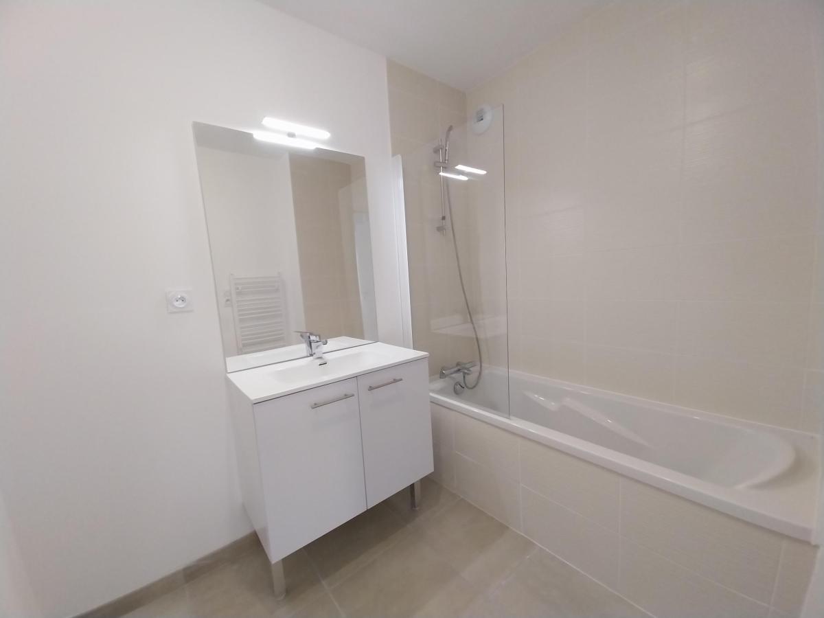 
																																							3 pièces - 
																																						3ème étage - 62m² - 793,39 € - Photo #5
