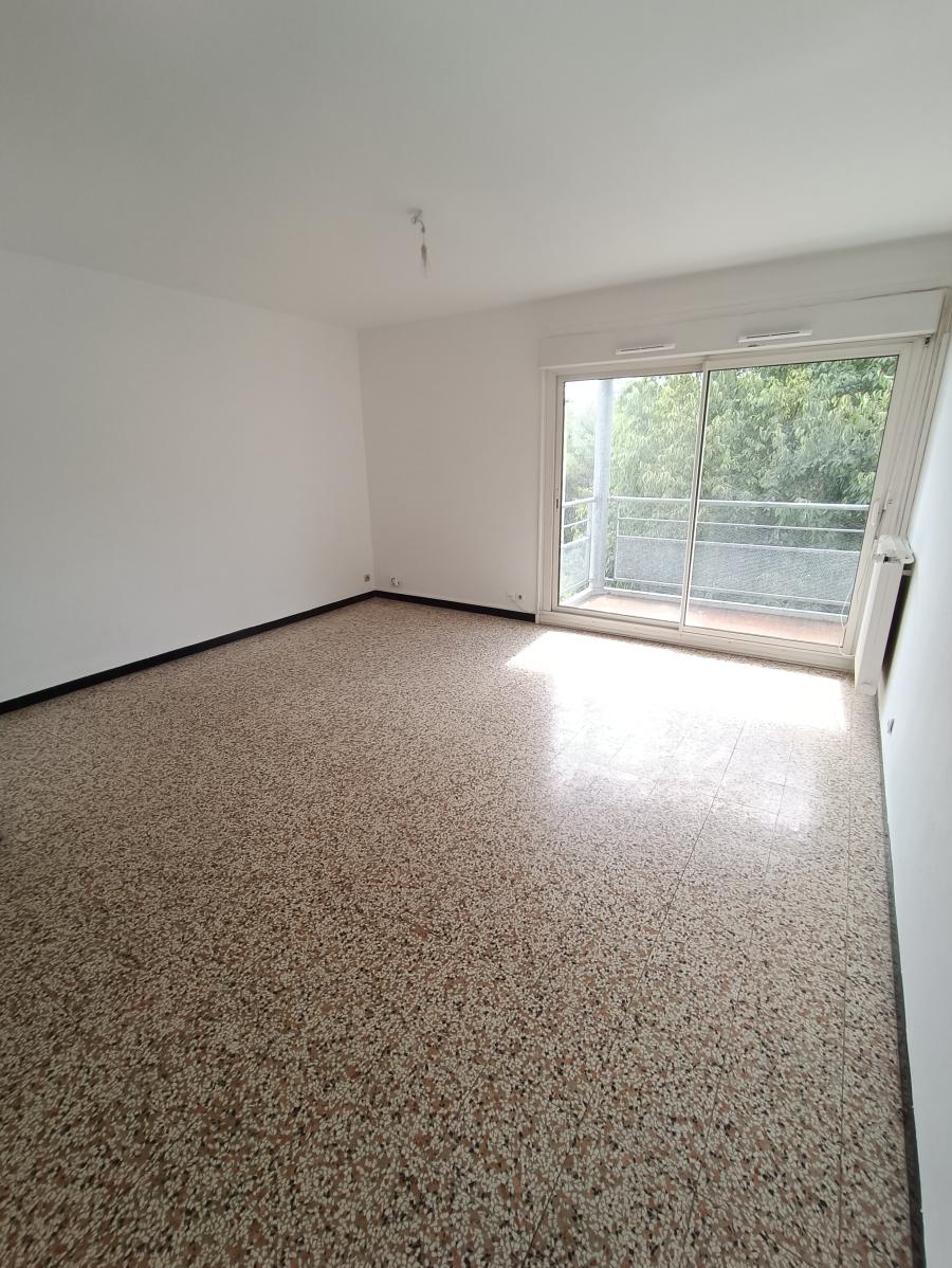 
																																							3 pièces – 
																																						2ème étage – 66m² - 220 000 € - Photo #1