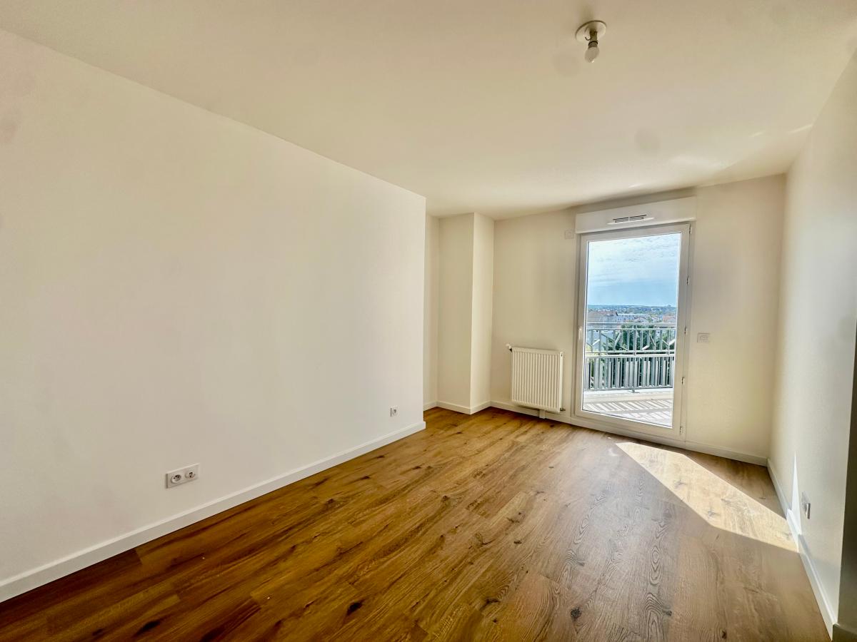 
																																							3 pièces - 
																																						5ème étage - 63m² - 1 318,33 € - Photo #4