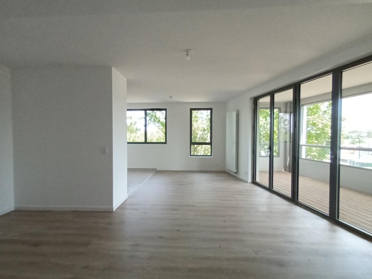 
																																							4 pièces - 
																																						2ème étage - 95m² - 1 494,65 € - Photo #3
