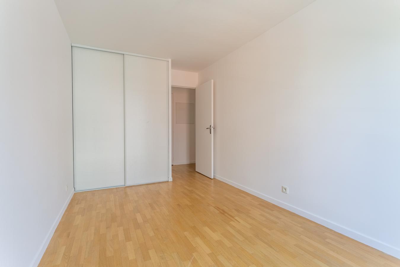 
																																							4 pièces - 
																																						2ème étage - 84m² - 1 687,03 € - Photo #2