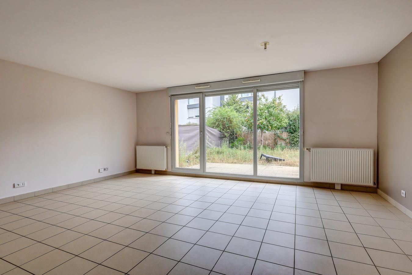 
																			5 pièces - 
																		RDC - 115m² - 255 600 € - Photo #1