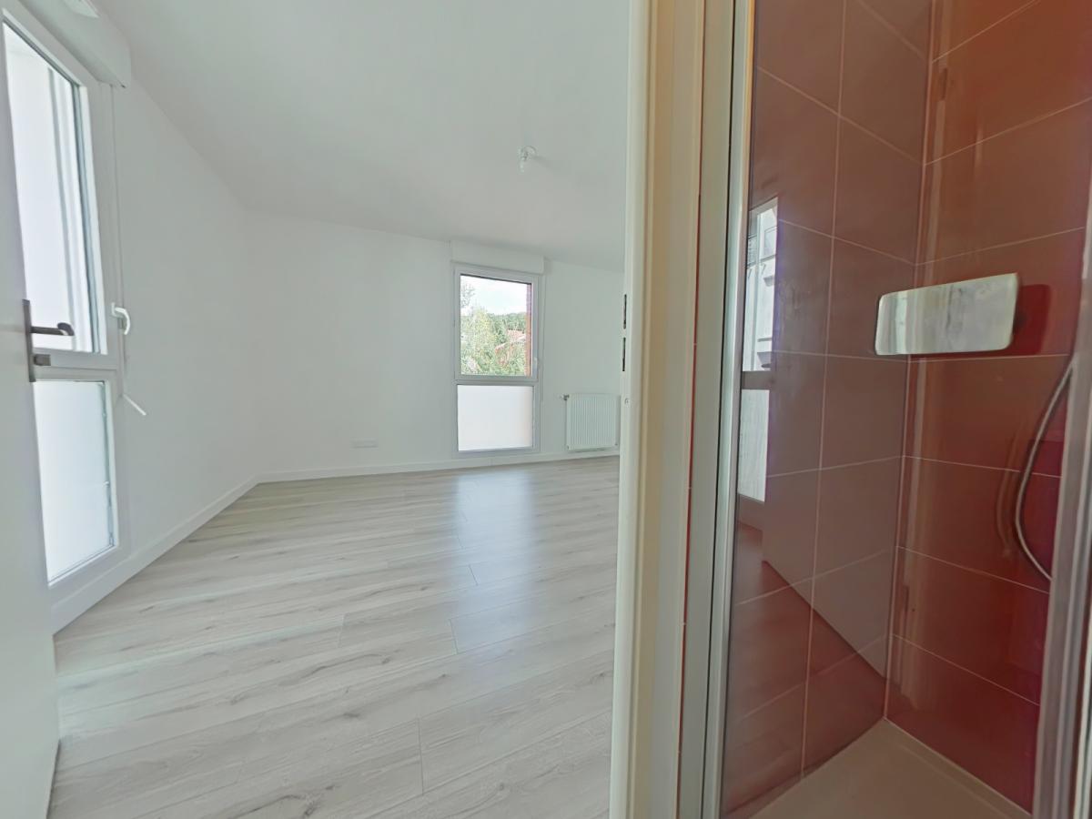 
																																							4 pièces - 
																																						1er étage - 93m² - 967,89 € - Photo #3