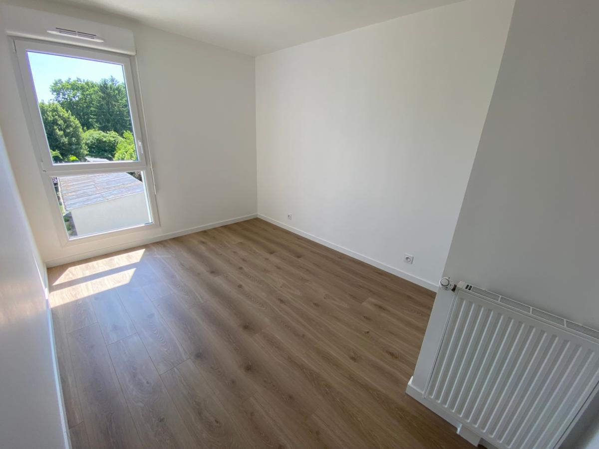 
																																							4 pièces - 
																																						RDC - 84m² - 953,43 € - Photo #6