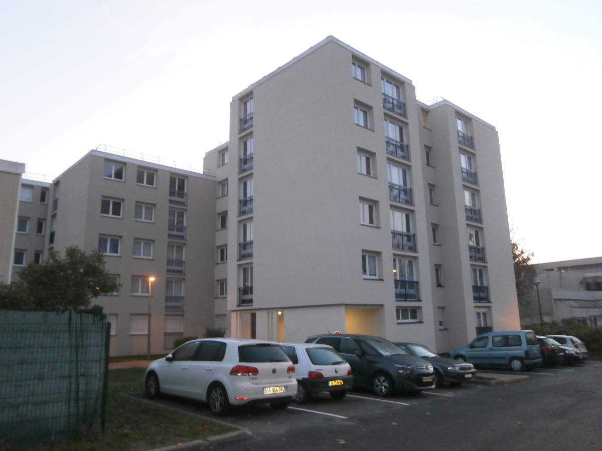 
																																							3 pièces - 
																																						2ème étage - 64m² - 139 000 € - Photo #2