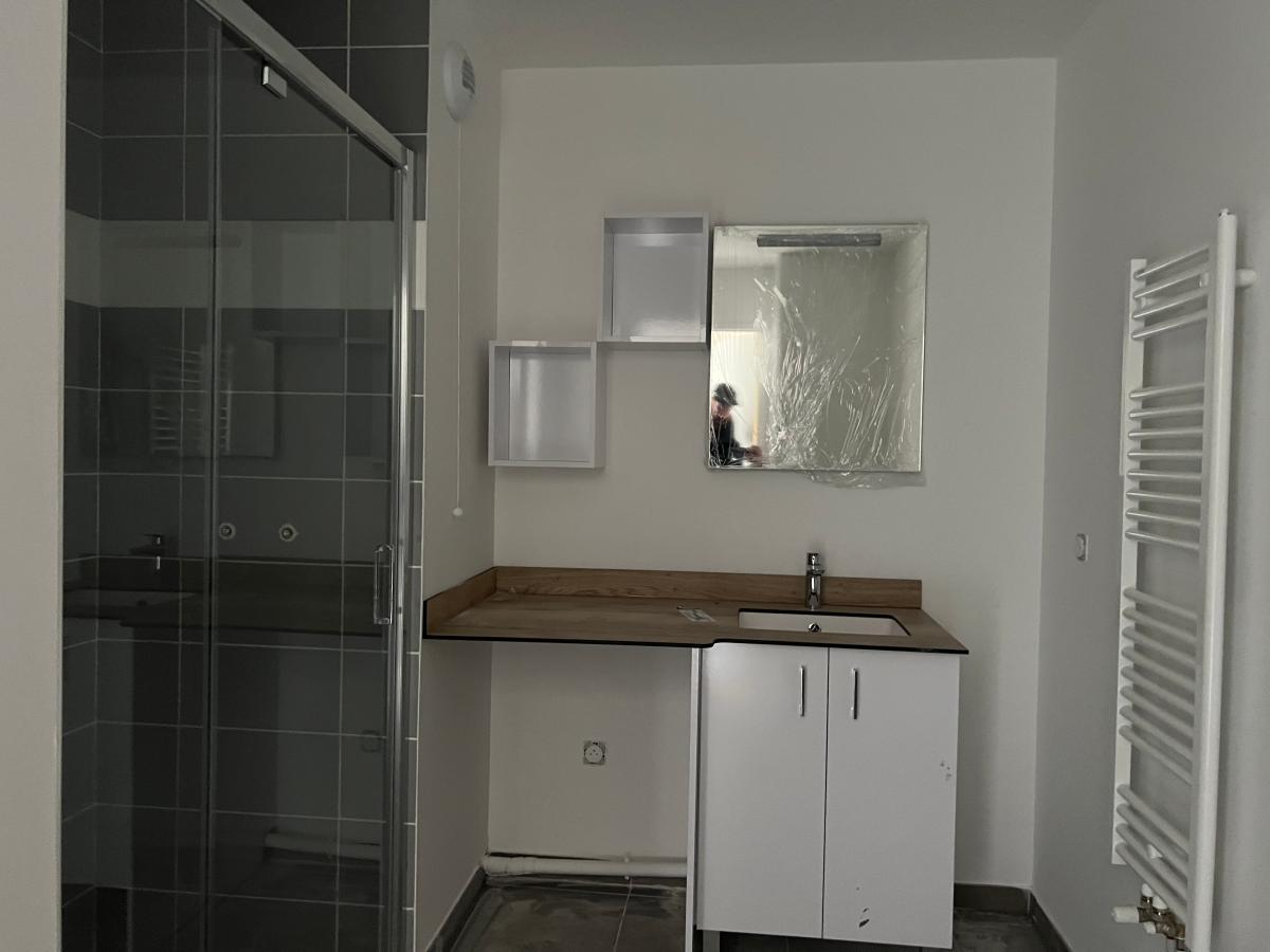 2 pièces - RDC - 42m² - 617,18 € - Photo #2