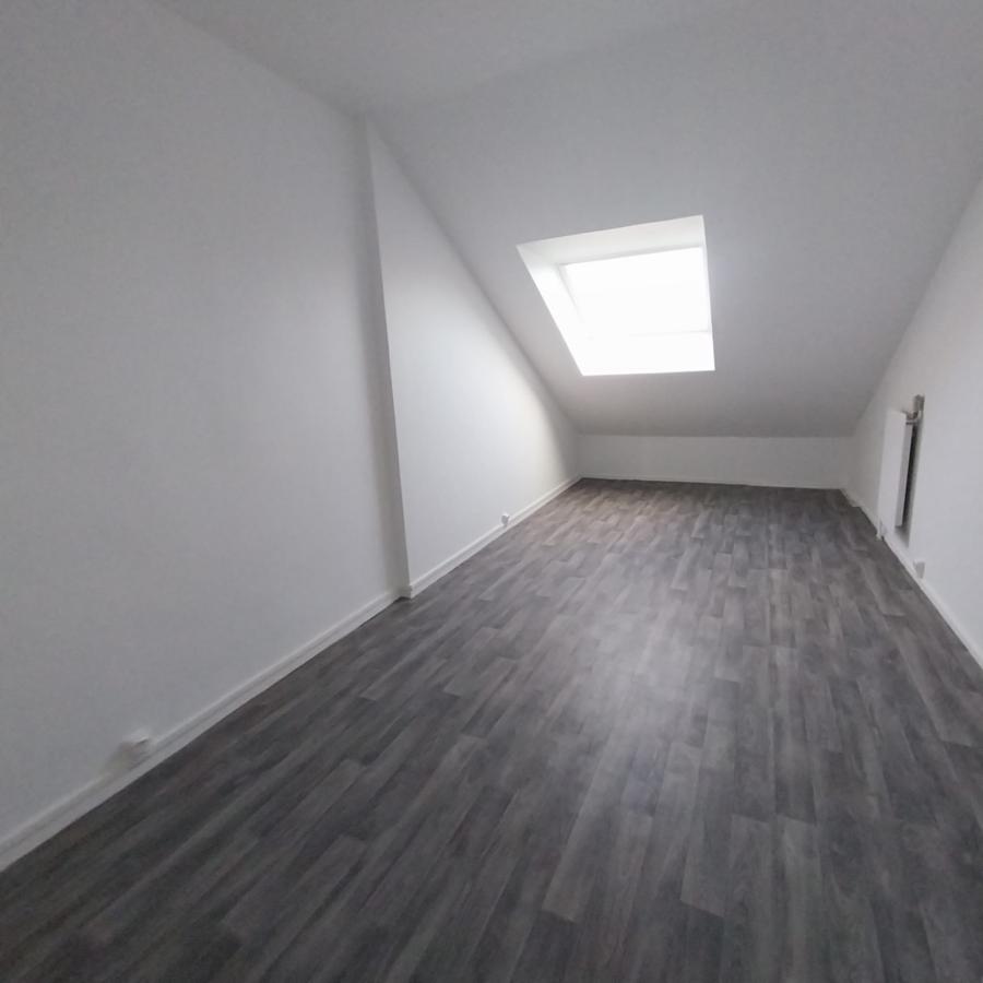 
																			4 pièces - 
																		3ème étage - 105m² - 330 000 € - Photo #5