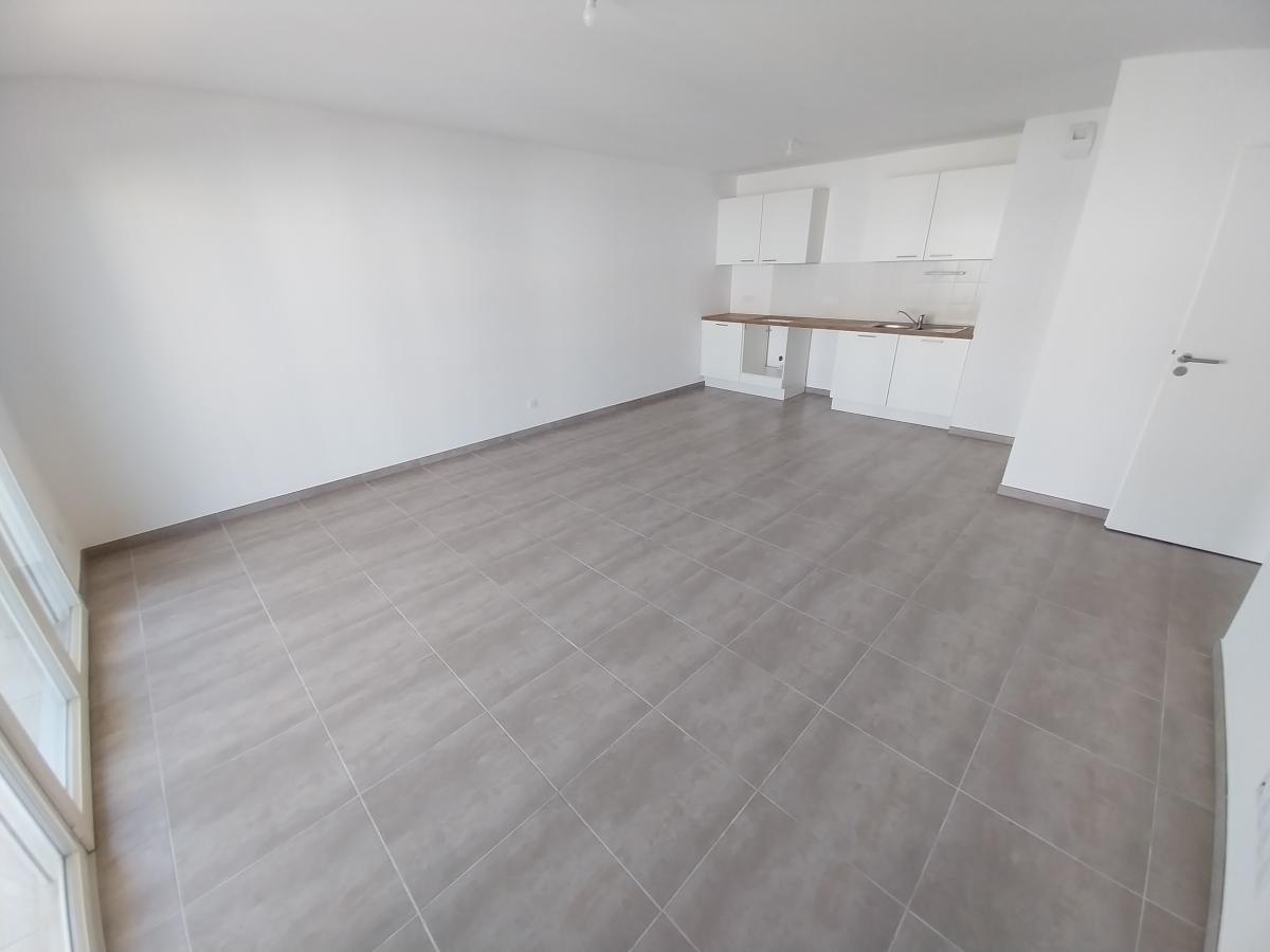
																			3 pièces - 
																		2ème étage - 66m² - 1 058,65 € - Photo #4