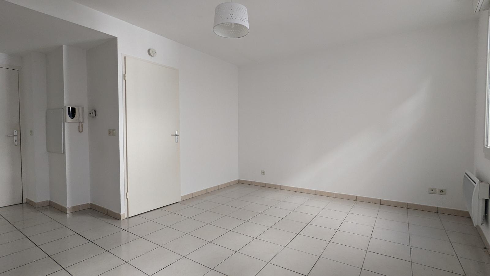 1 pièce - RDC - 24m² - 362,20 € - Photo #1