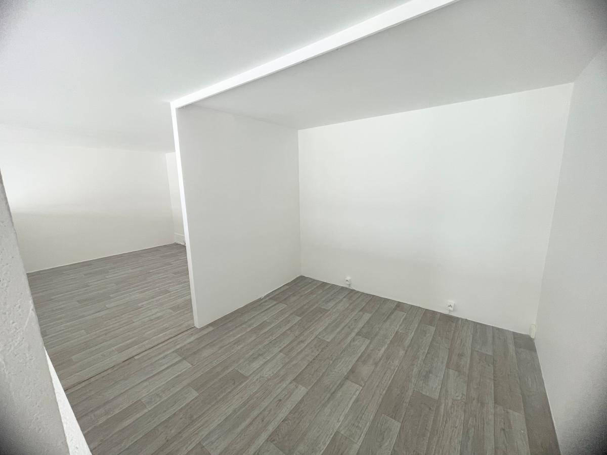 
																			1 pièce - 
																		4ème étage - 68m² - 1 435,34 € - Photo #2