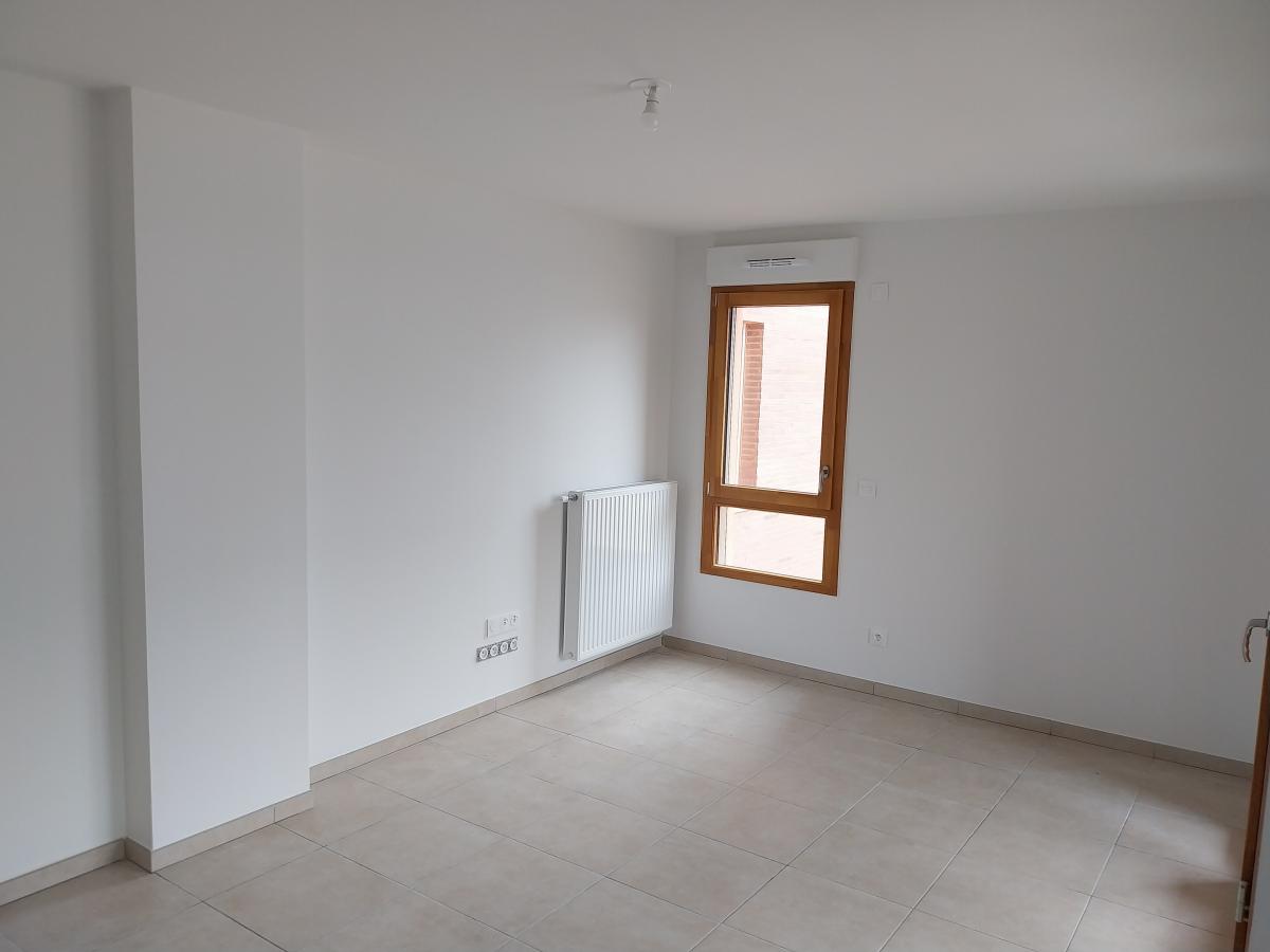 4 pièces - 2ème étage - 84m² - 1 272,60 € - Photo #3