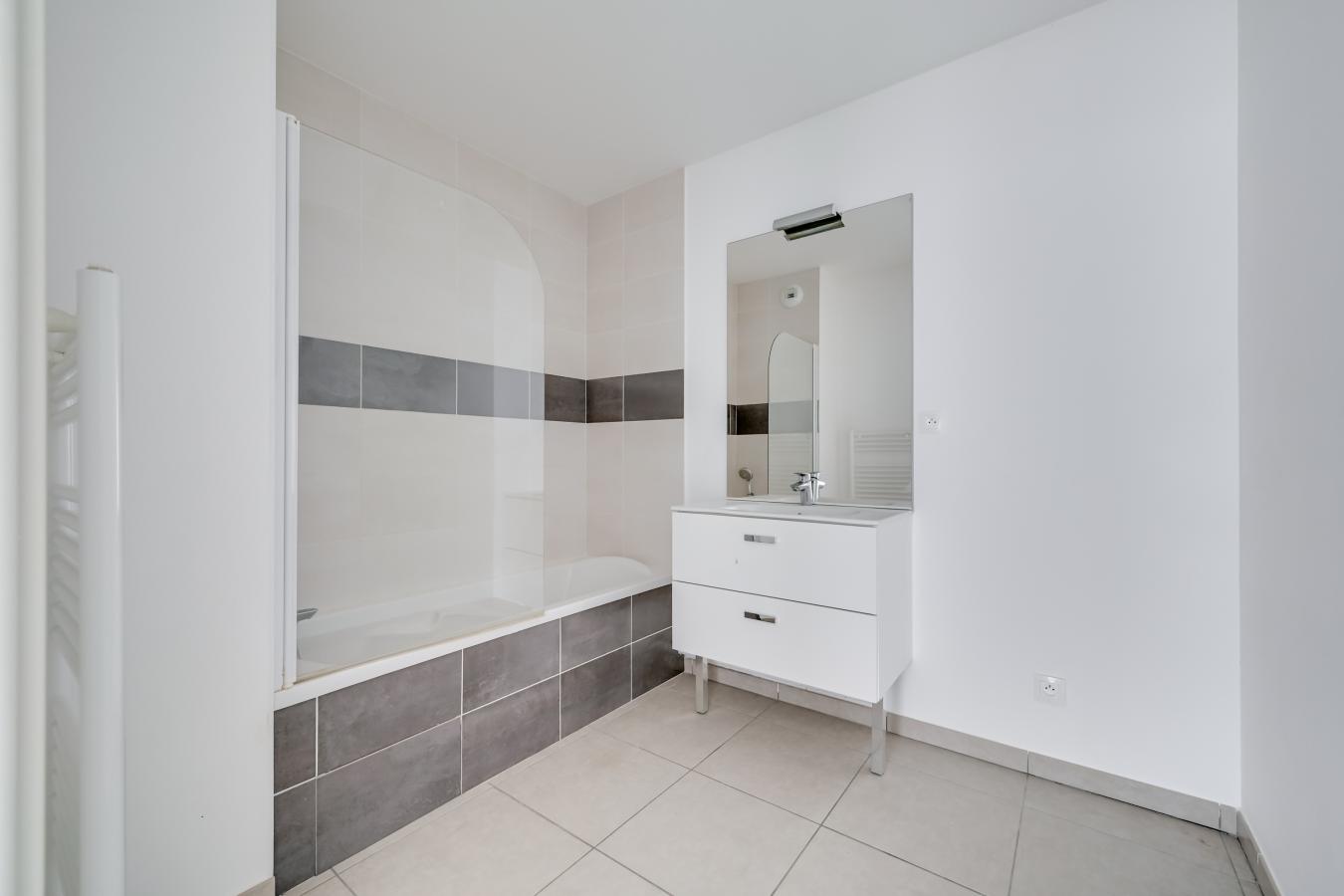 3 pièces - 1er étage - 63m² - 926,86 € - Photo #5
