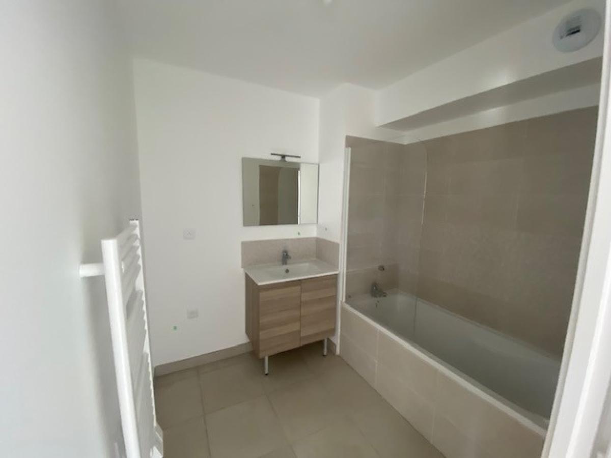 2 pièces - RDC - 42m² - 570,91 € - Photo #3