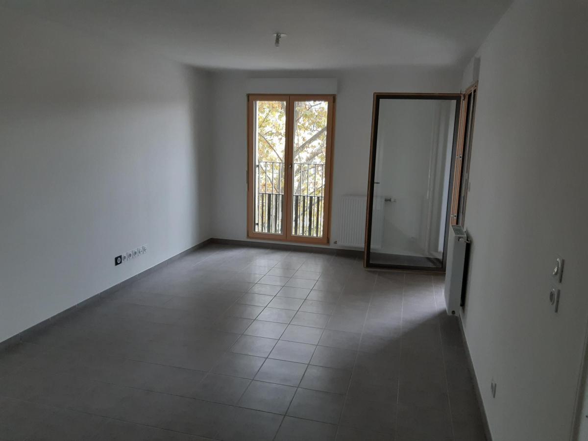 2 pièces - 5ème étage - 42m² - 830,32 € - Photo #1