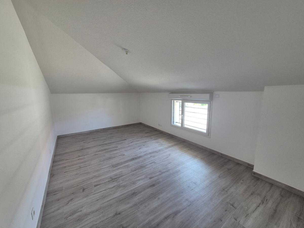 
																																							3 pièces - 
																																						1er étage - 71m² - 841,14 € - Photo #3