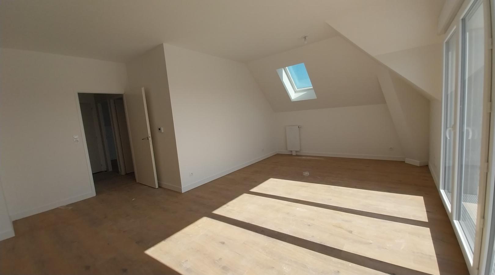 
																																							4 pièces - 
																																						2ème étage - 82m² - 1 013,49 € - Photo #2