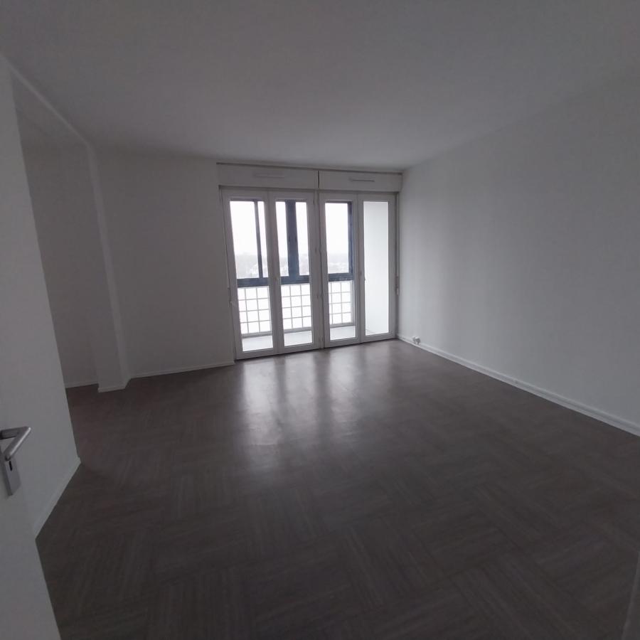 
																			4 pièces - 
																		3ème étage - 77m² - 156 000 € - Photo #0