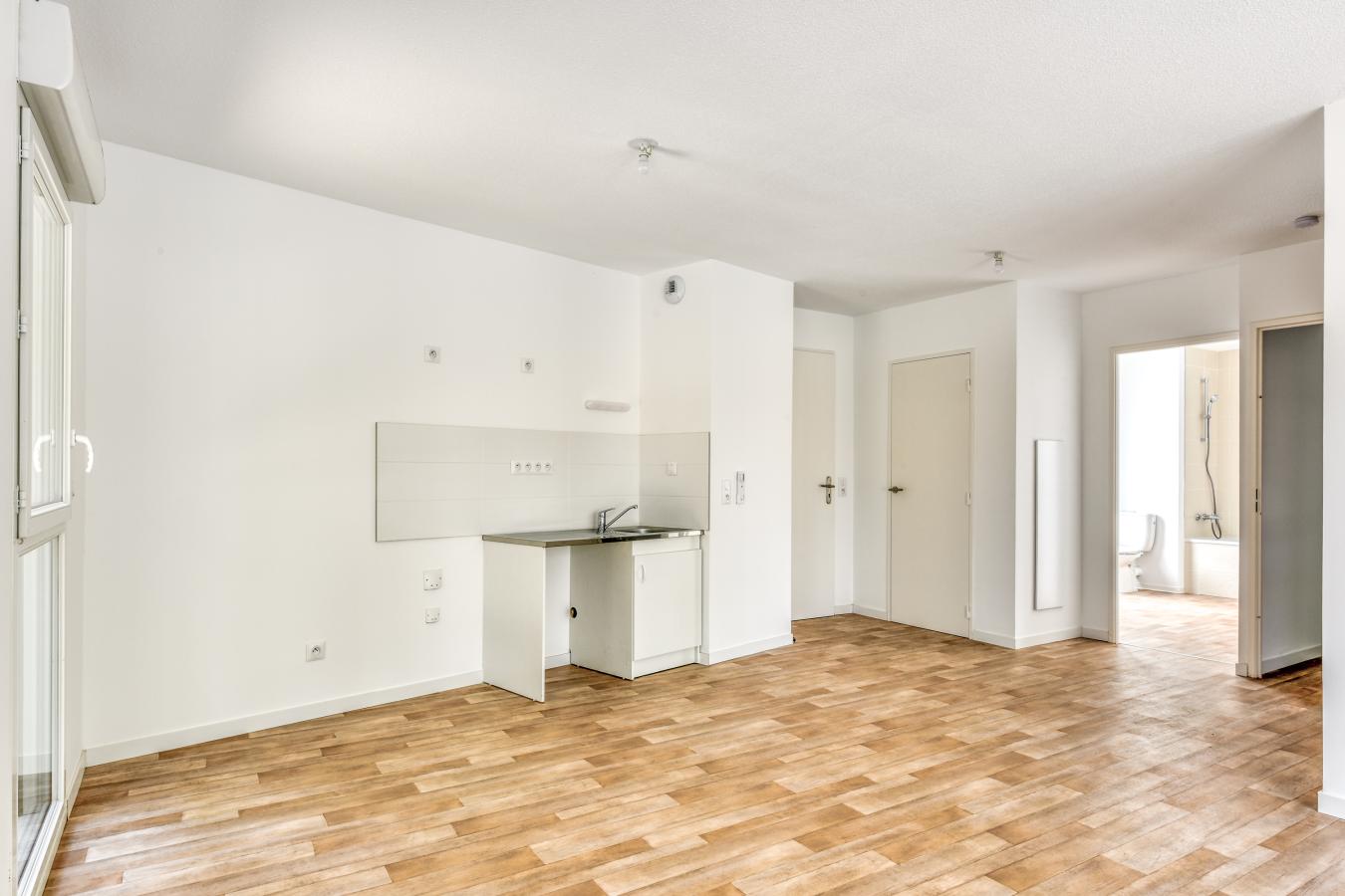 
																																							5 pièces - 
																																						RDC - 130m² - 364 800 € - Photo #1