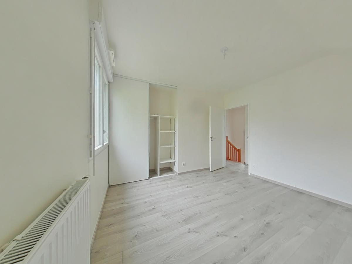 4 pièces - RDC - 83m² - 883,21 € - Photo #3