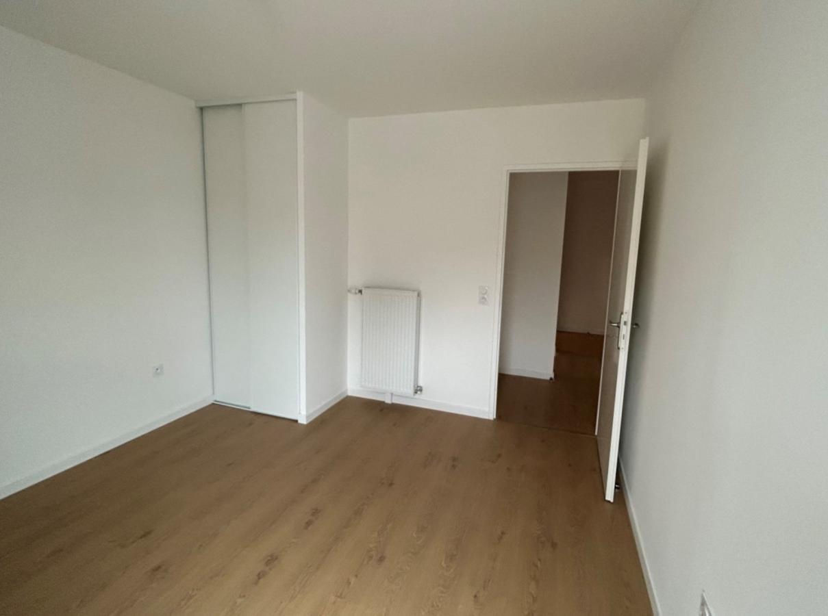 
																																							2 pièces – 
																																						3ème étage – 43m² - 1 028,75 € - Photo #4