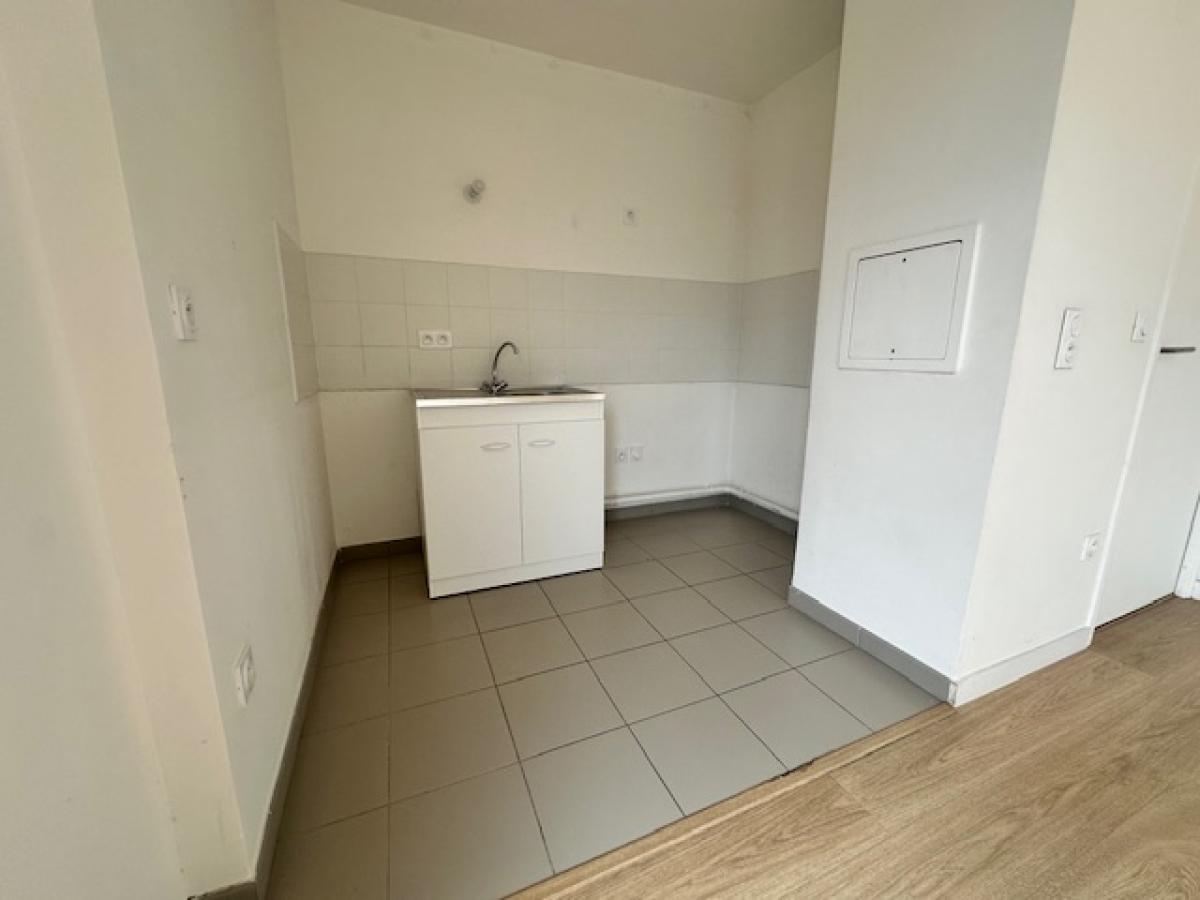 
																																							5 pièces - 
																																						4ème étage - 95m² - 1 668,38 € - Photo #3