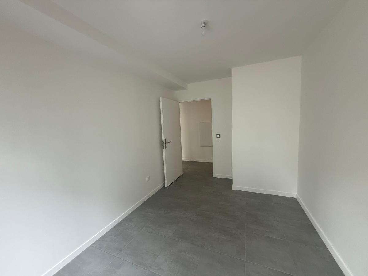 
																			3 pièces - 
																		4ème étage - 59m² - 1 304,85 € - Photo #5