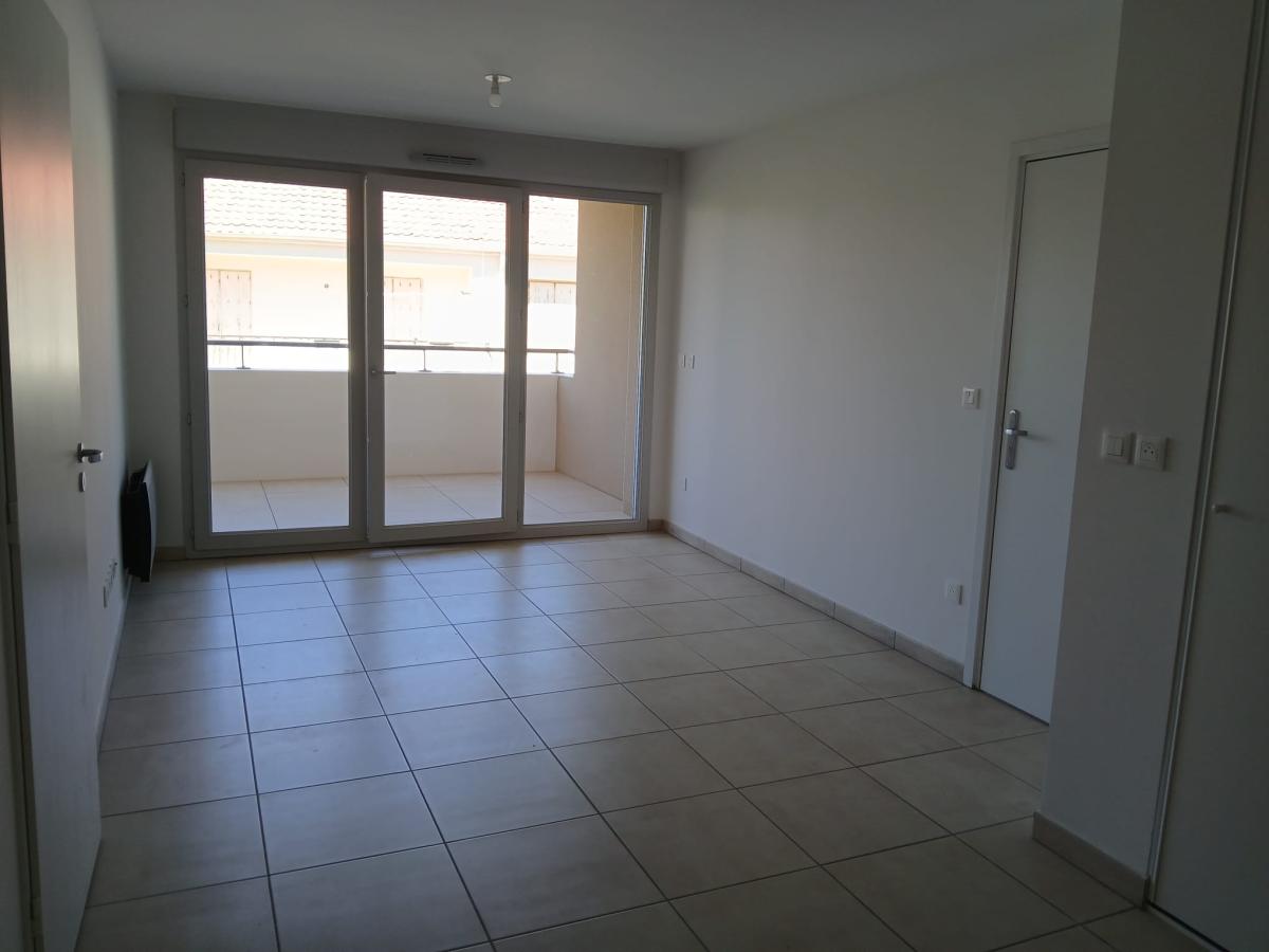 
																																							2 pièces - 
																																						1er étage - 40m² - 648,33 € - Photo #1