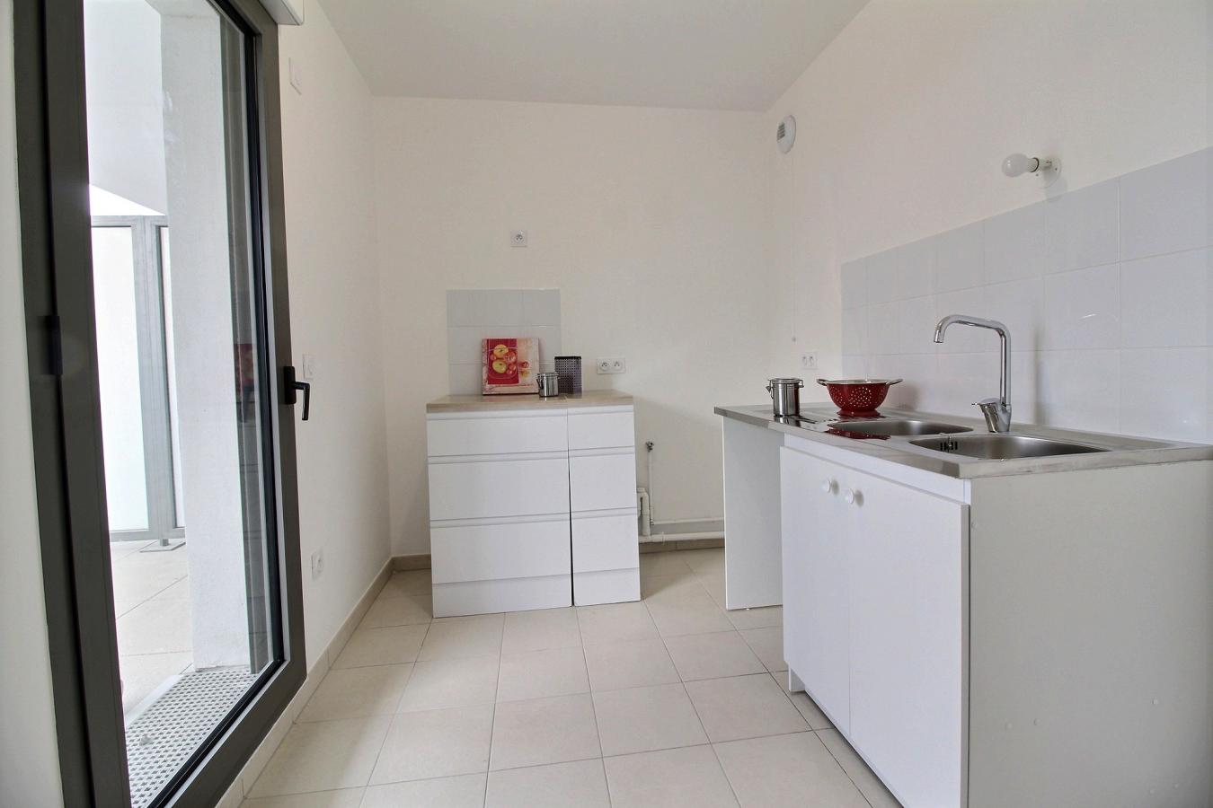 
																																							4 pièces - 
																																						5ème étage - 82m² - 1 615,35 € - Photo #1