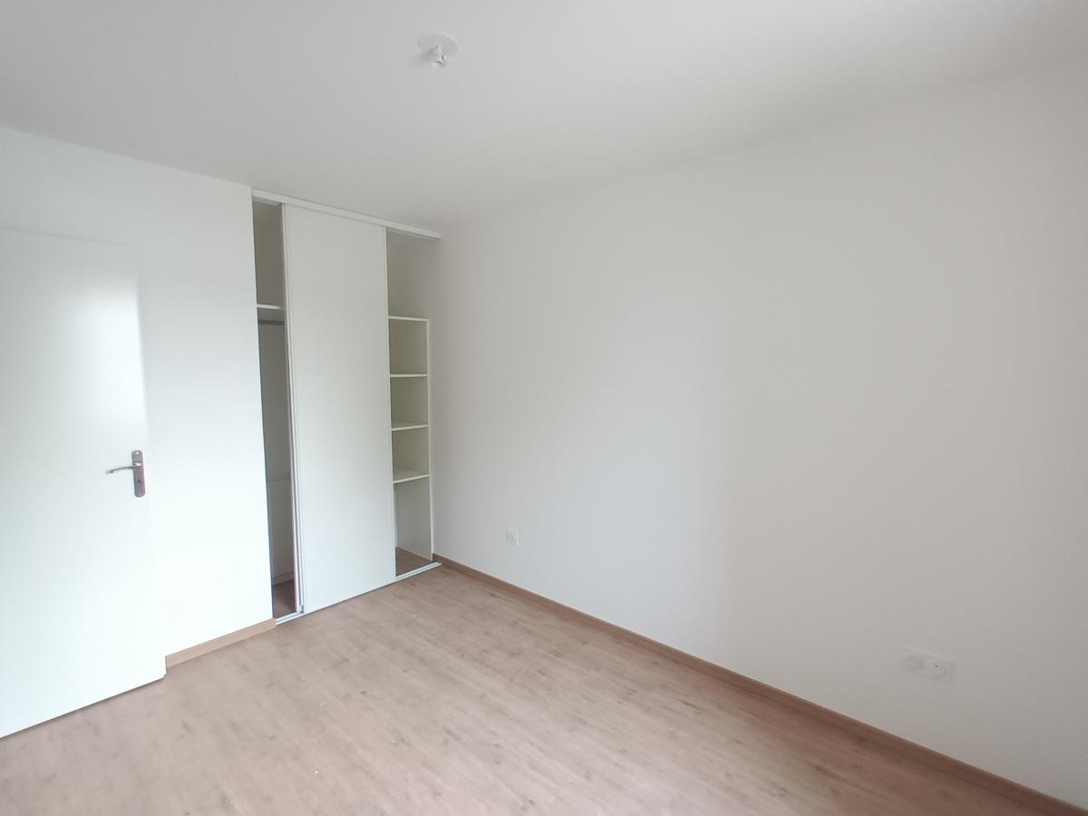 
																																							2 pièces - 
																																						2ème étage - 39m² - 686,90 € - Photo #2