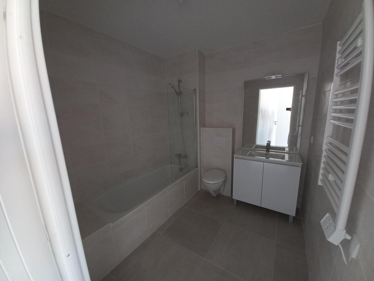 
																																							4 pièces - 
																																						5ème étage - 115m² - 2 403,80 € - Photo #6