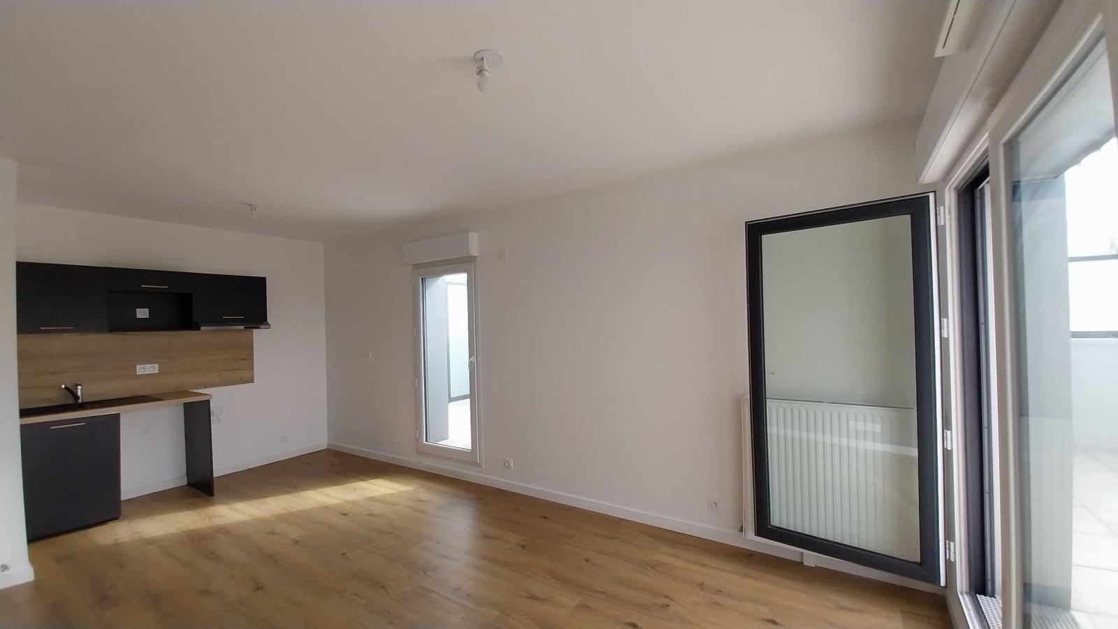 3 pièces - 3ème étage - 61m² - 733,89 € - Photo #1