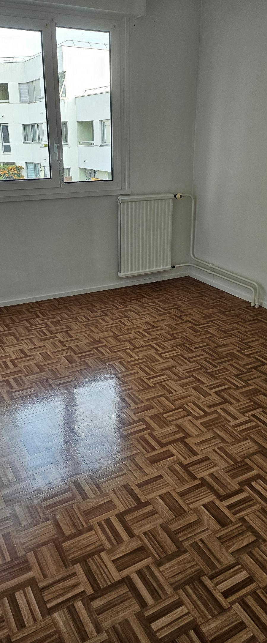 
																																							5 pièces - 
																																						RDC - 109m² - 1 894,98 € - Photo #3