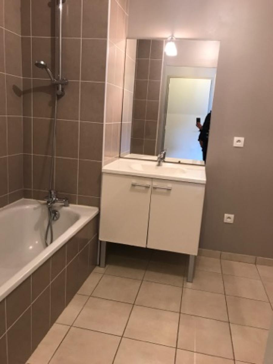 2 pièces - 4ème étage - 43m² - 764,44 € - Photo #2