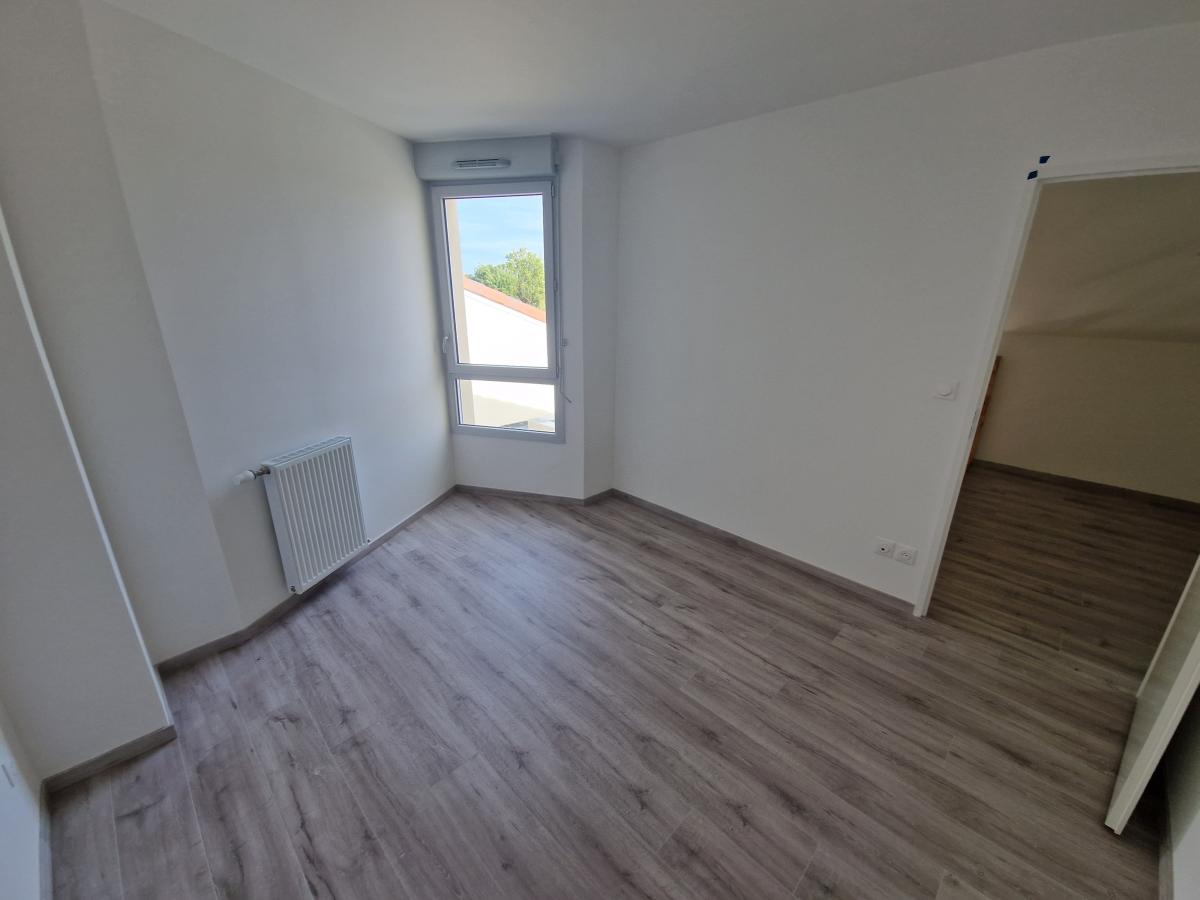 
																																							3 pièces - 
																																						1er étage - 73m² - 757,91 € - Photo #6