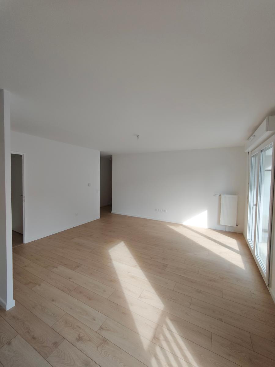 
																			2 pièces - 
																		1er étage - 52m² - 1 193,75 € - Photo #1