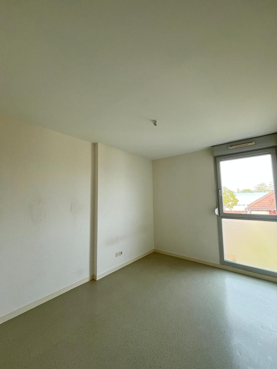 
																																							4 pièces - 
																																						2ème étage - 88m² - 174 300 € - Photo #4