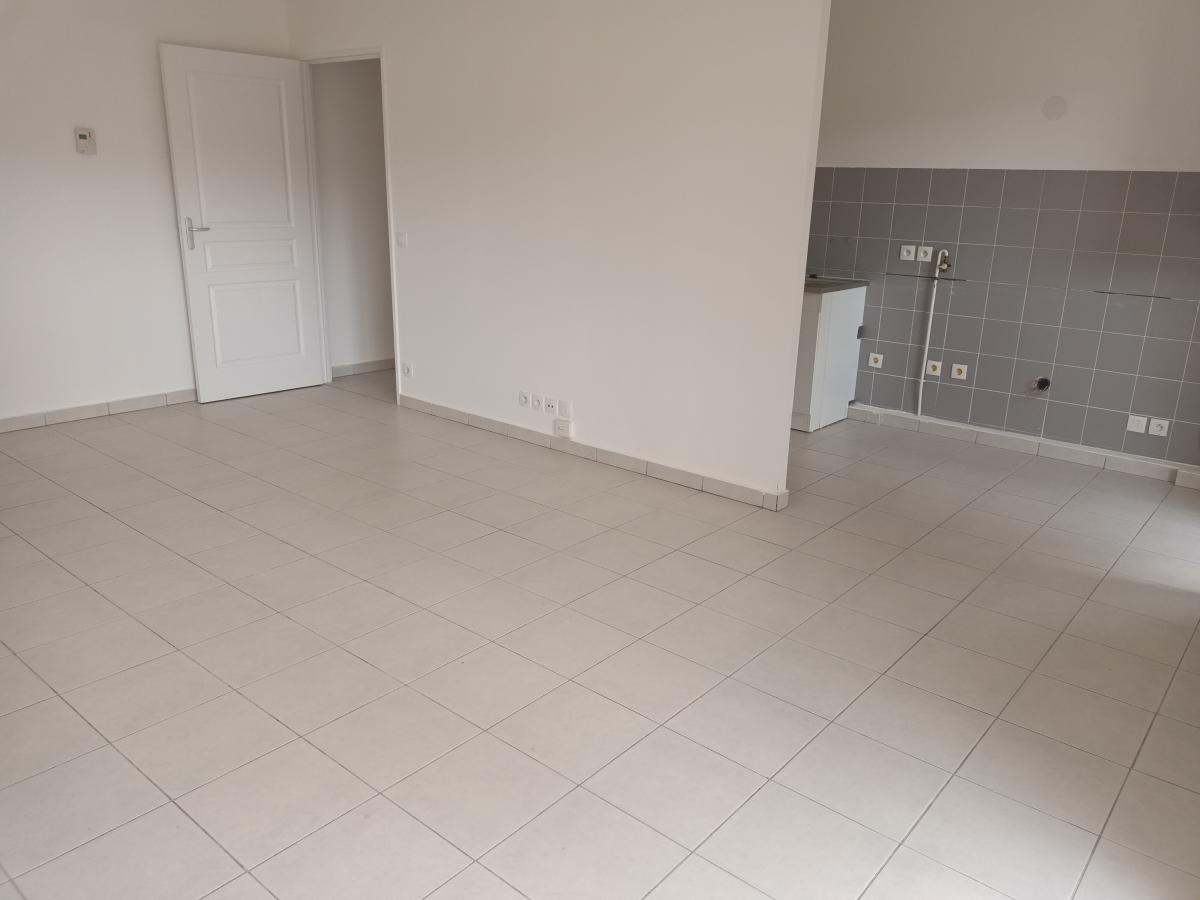 4 pièces - RDC - 76m² - 1 429,64 € - Photo #6