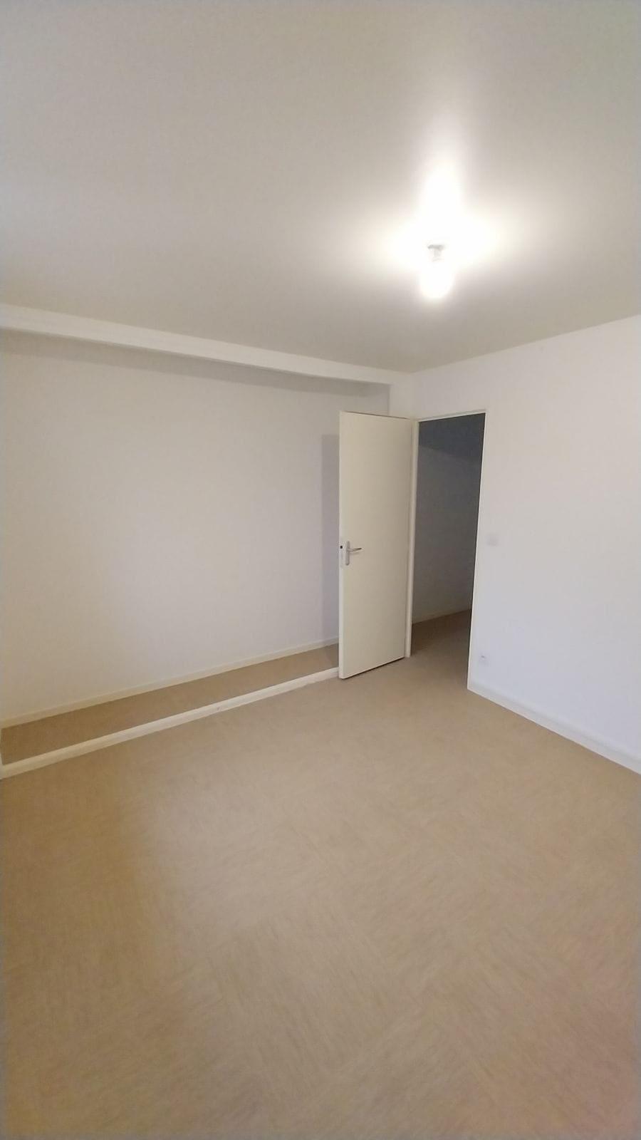 
																			5 pièces - 
																		RDC - 88m² - 240 000 € - Photo #3