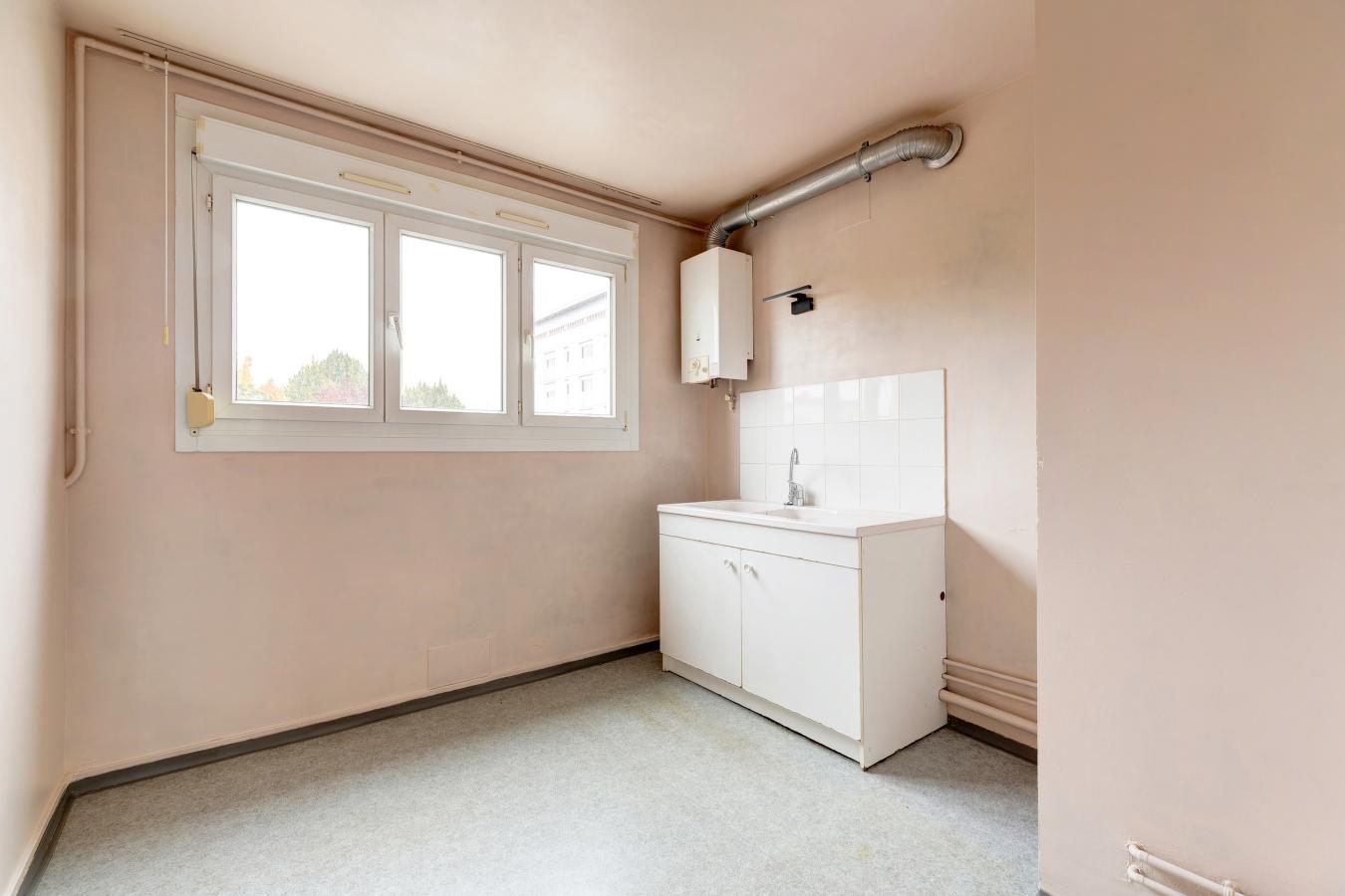4 pièces - 4ème étage - 67m² - 82 500 € - Photo #3