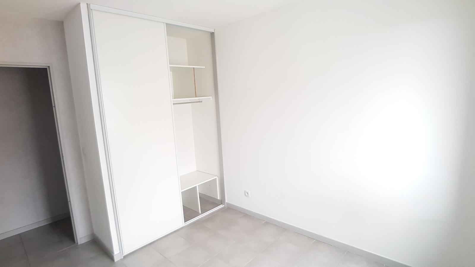 
																																							4 pièces - 
																																						5ème étage - 85m² - 1 144,01 € - Photo #2