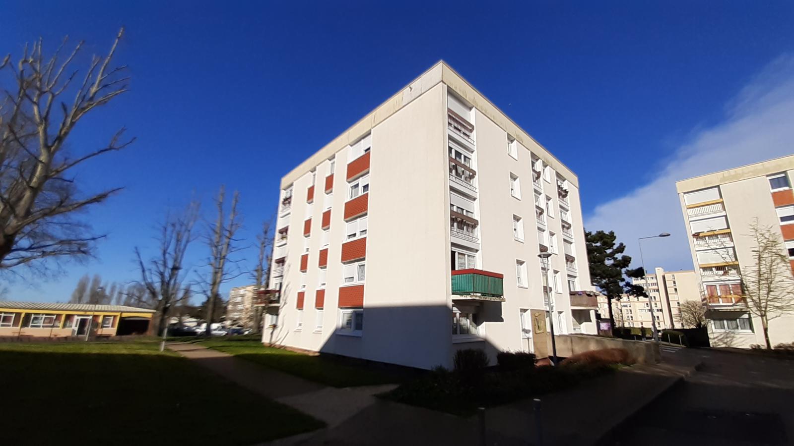 
																																							4 pièces - 
																																						3ème étage - 76m² - 106 400 € - Photo #7