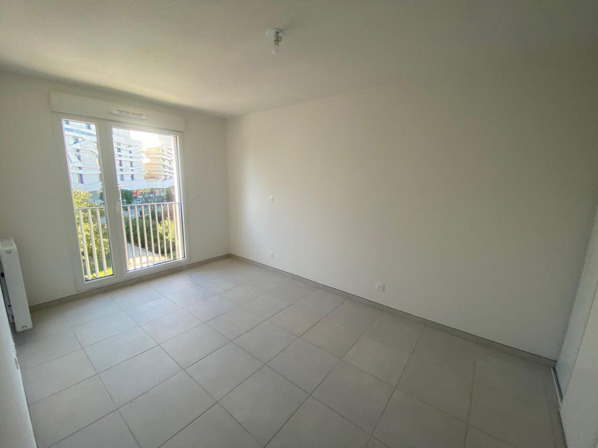 2 pièces - 1er étage - 39m² - 646,12 € - Photo #2