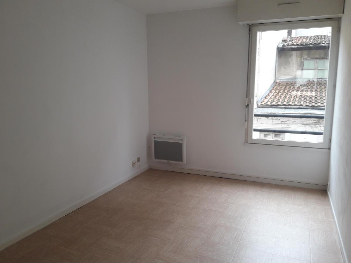 
																																							4 pièces - 
																																						3ème étage - 94m² - 1 473,68 € - Photo #3