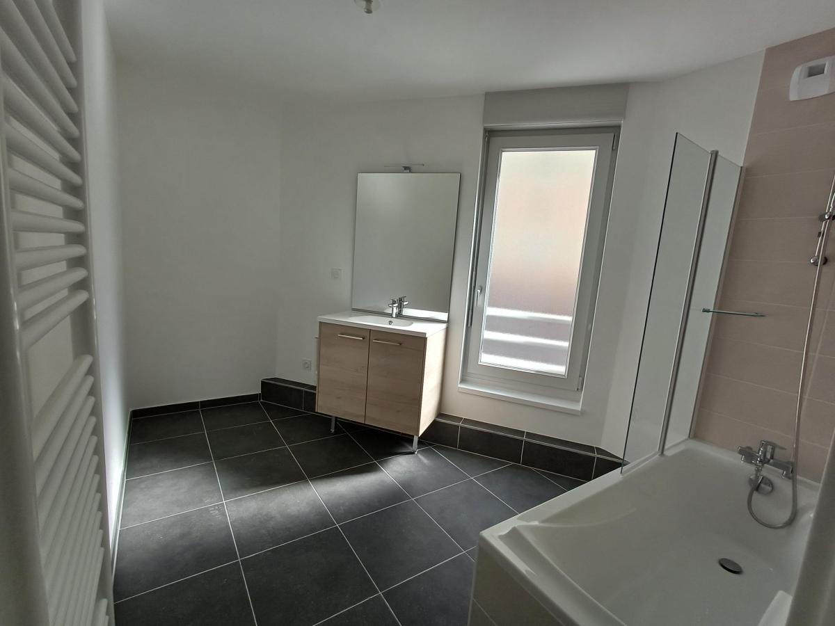 
																																							2 pièces - 
																																						4ème étage - 42m² - 693,98 € - Photo #1