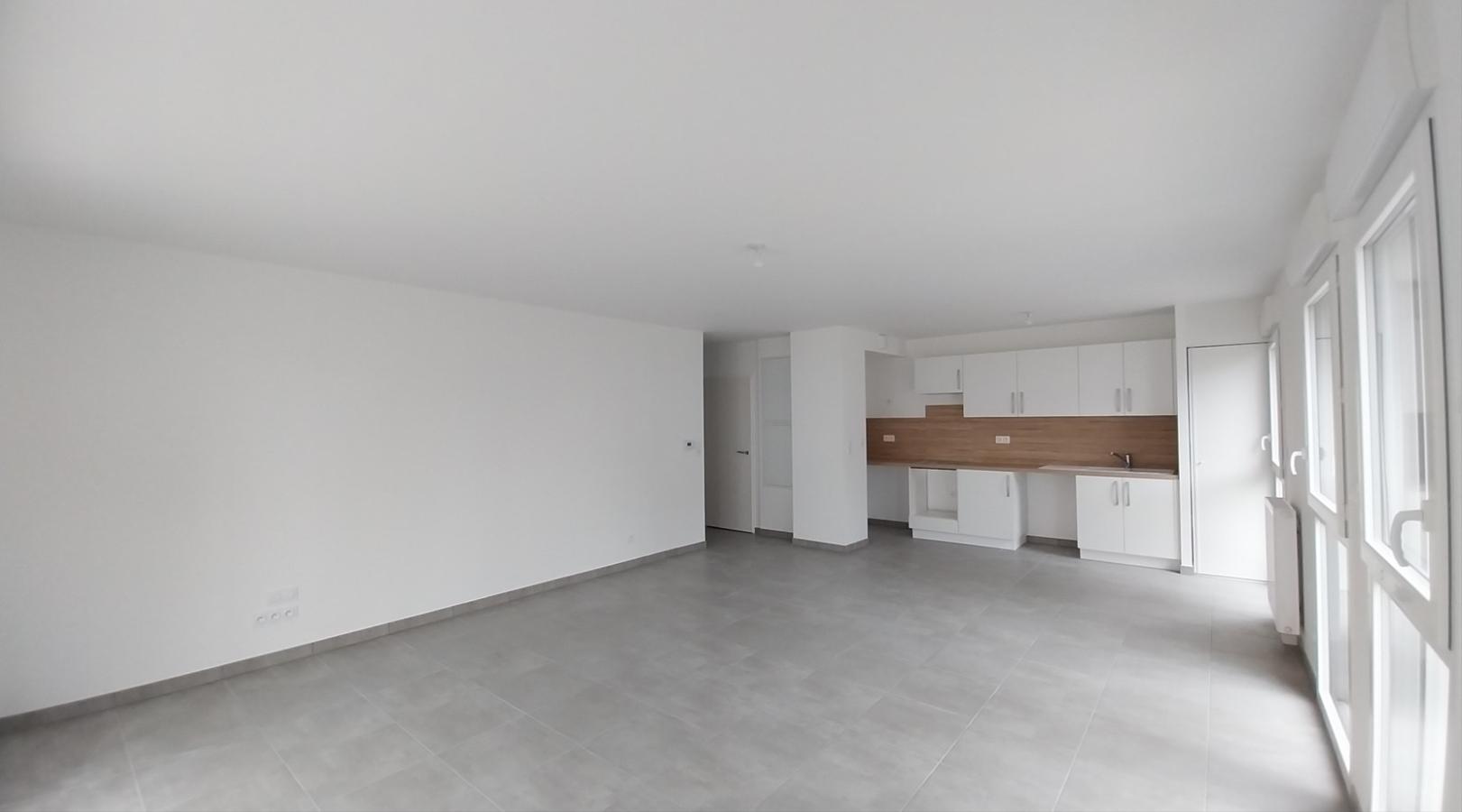 
																																							4 pièces - 
																																						RDC - 92m² - 1 113,33 € - Photo #1