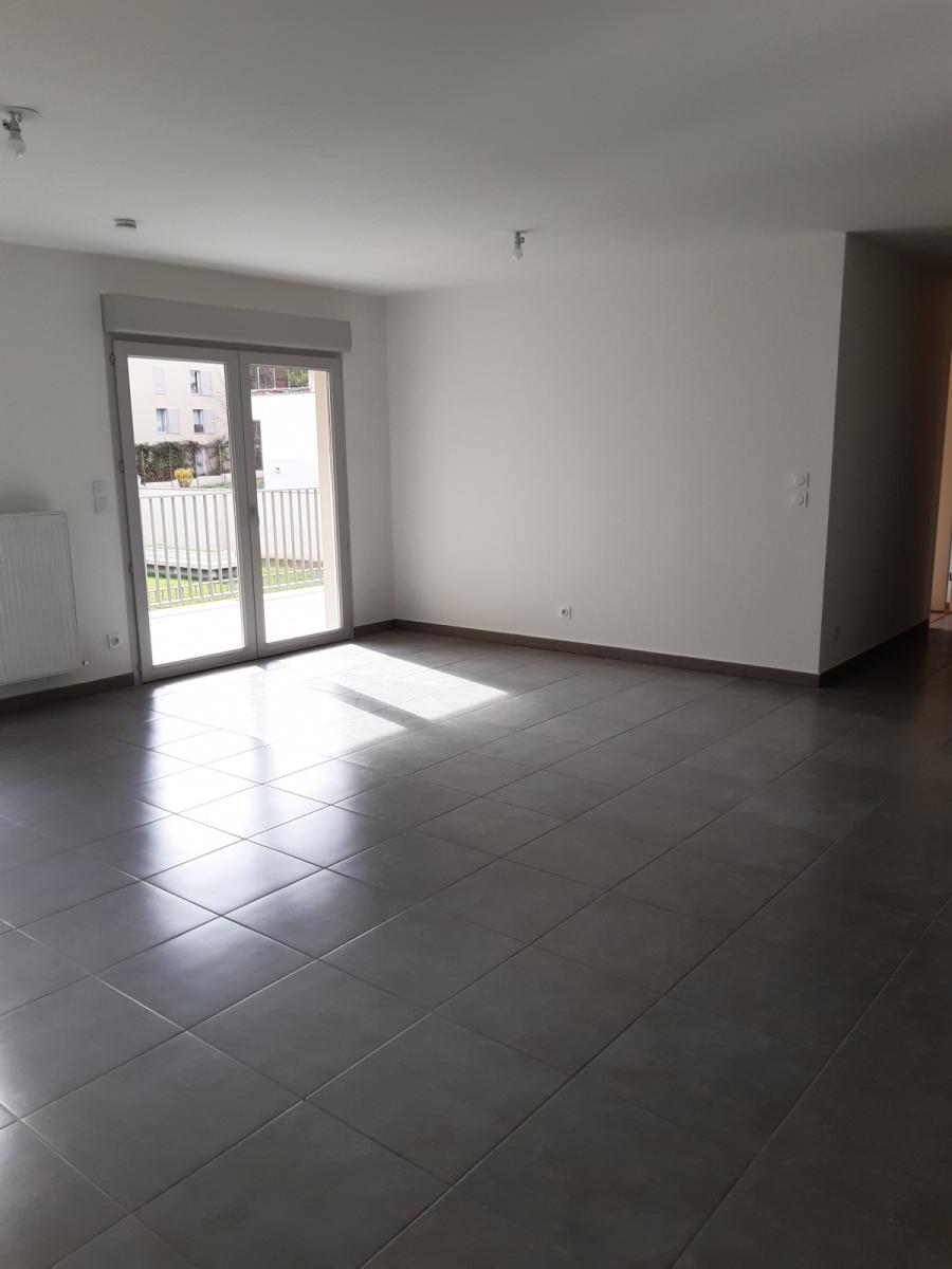 
																																							3 pièces - 
																																						1er étage - 58m² - 779,74 € - Photo #3
