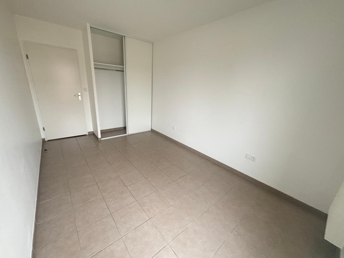 
																																							4 pièces – 
																																						1er étage – 79m² - 807,57 € - Photo #4