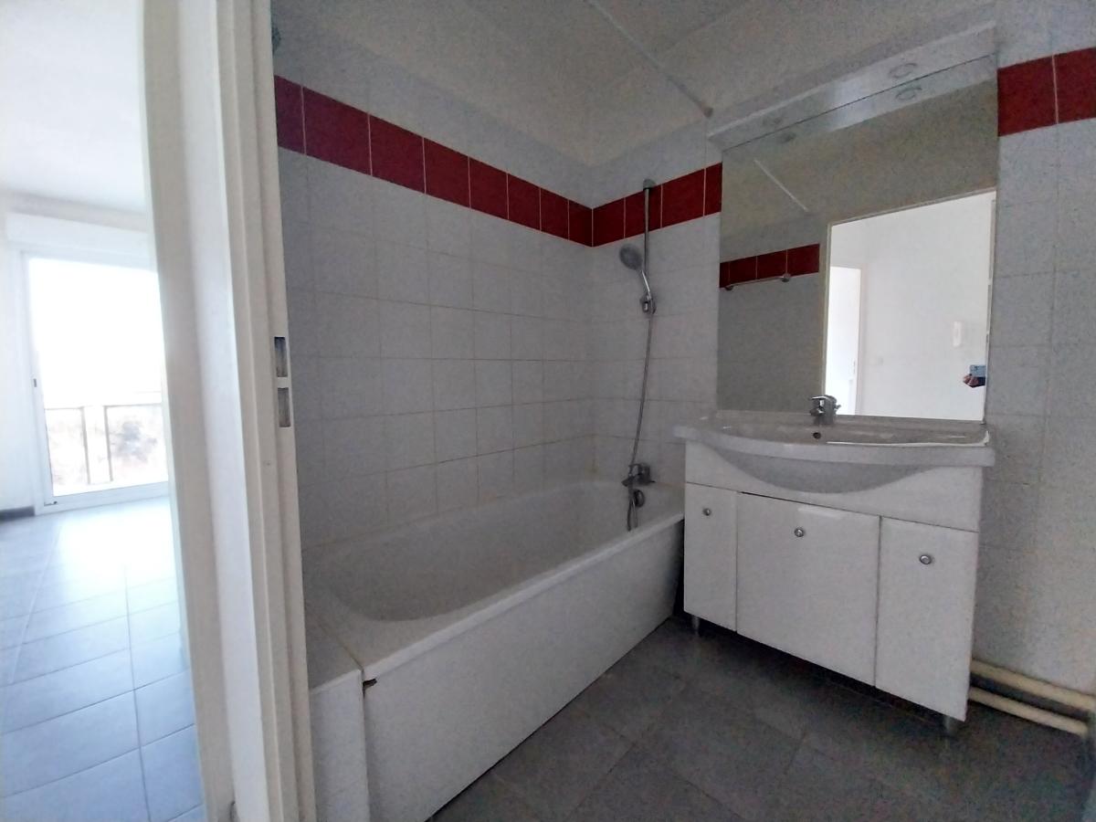 
																																							3 pièces - 
																																						4ème étage - 63m² - 734,37 € - Photo #4