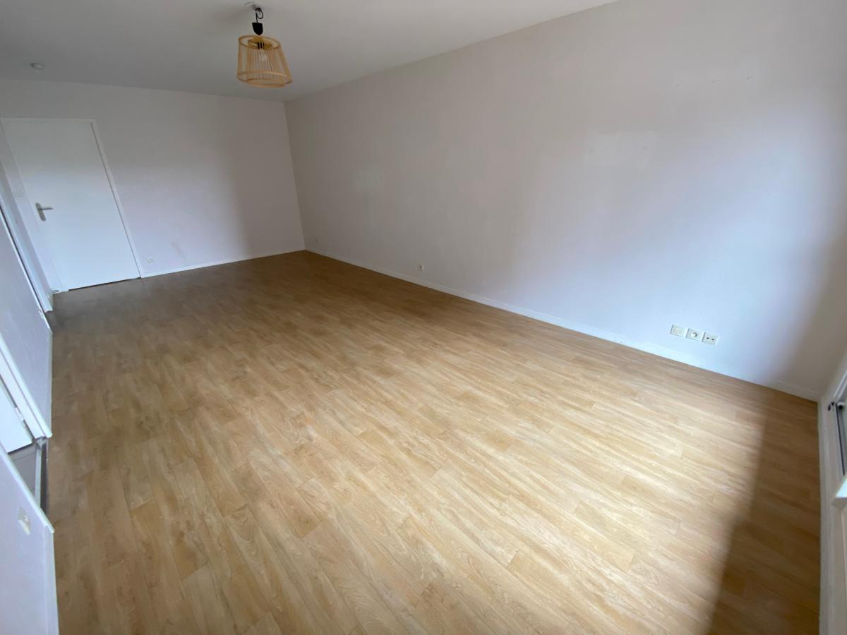 
																			3 pièces - 
																		2ème étage - 70m² - 716,54 € - Photo #3